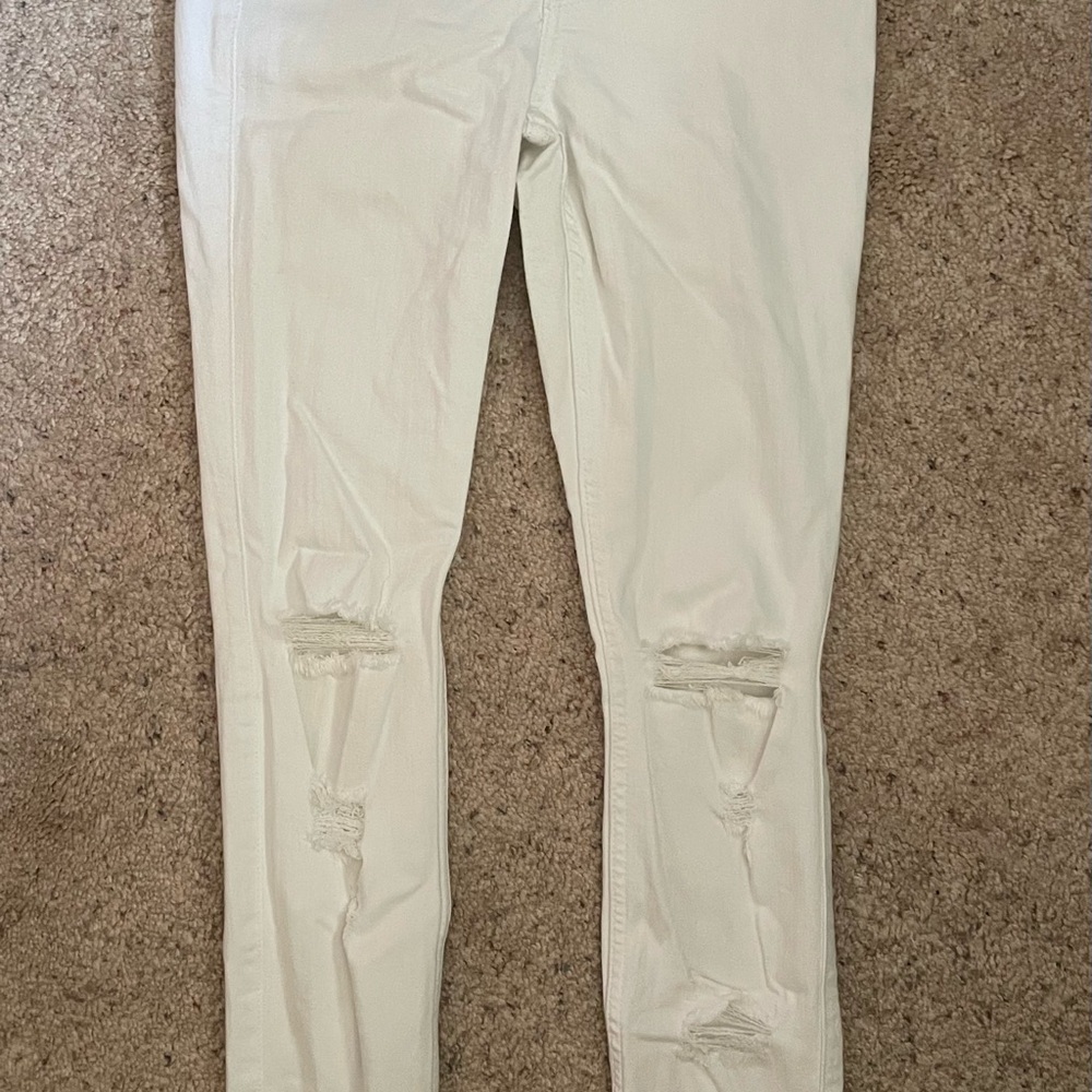 Hollister White Distressed Skinny Jeans - size 0 or 24”